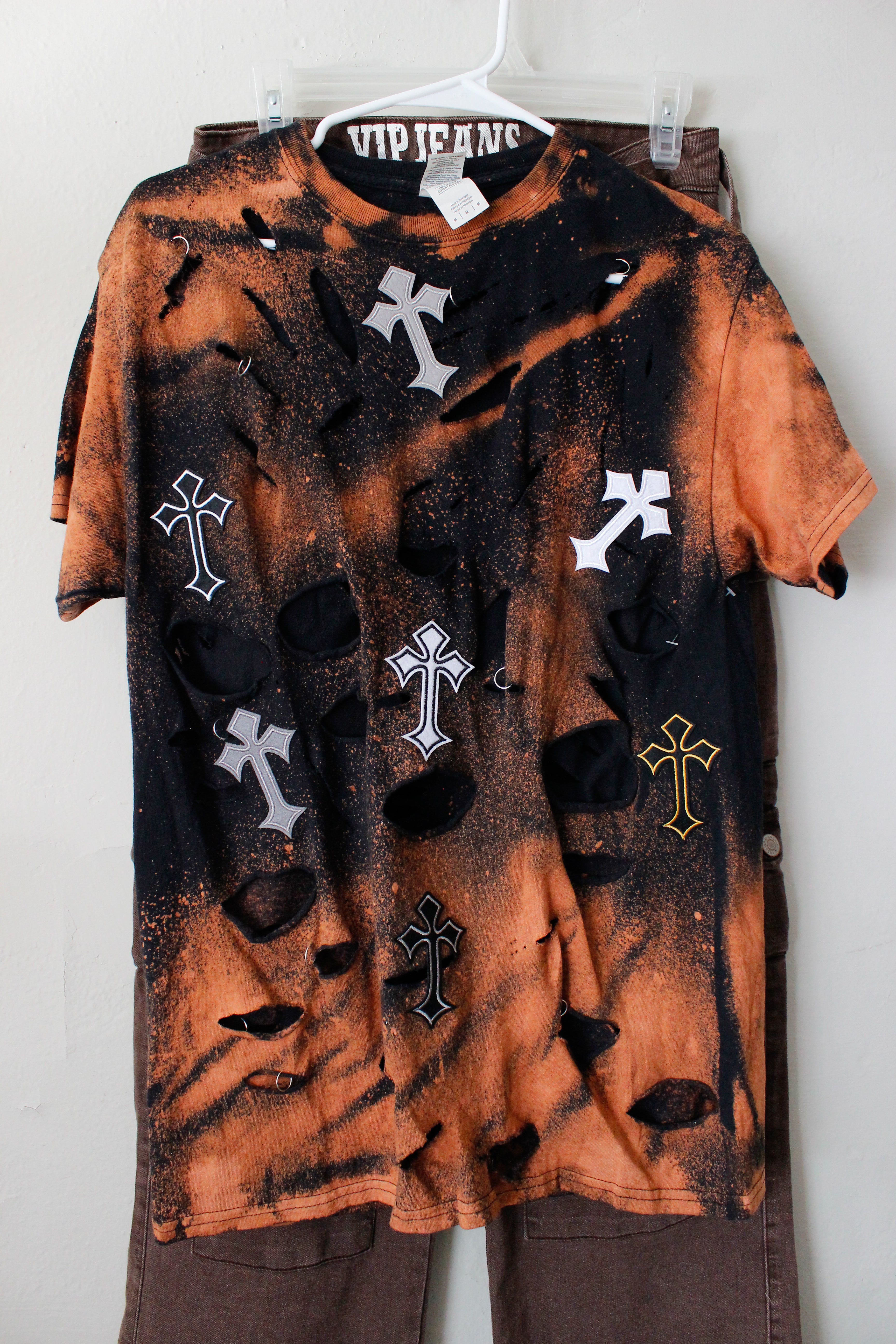 Black Sand - Ripped Tshirt (Unisex)
