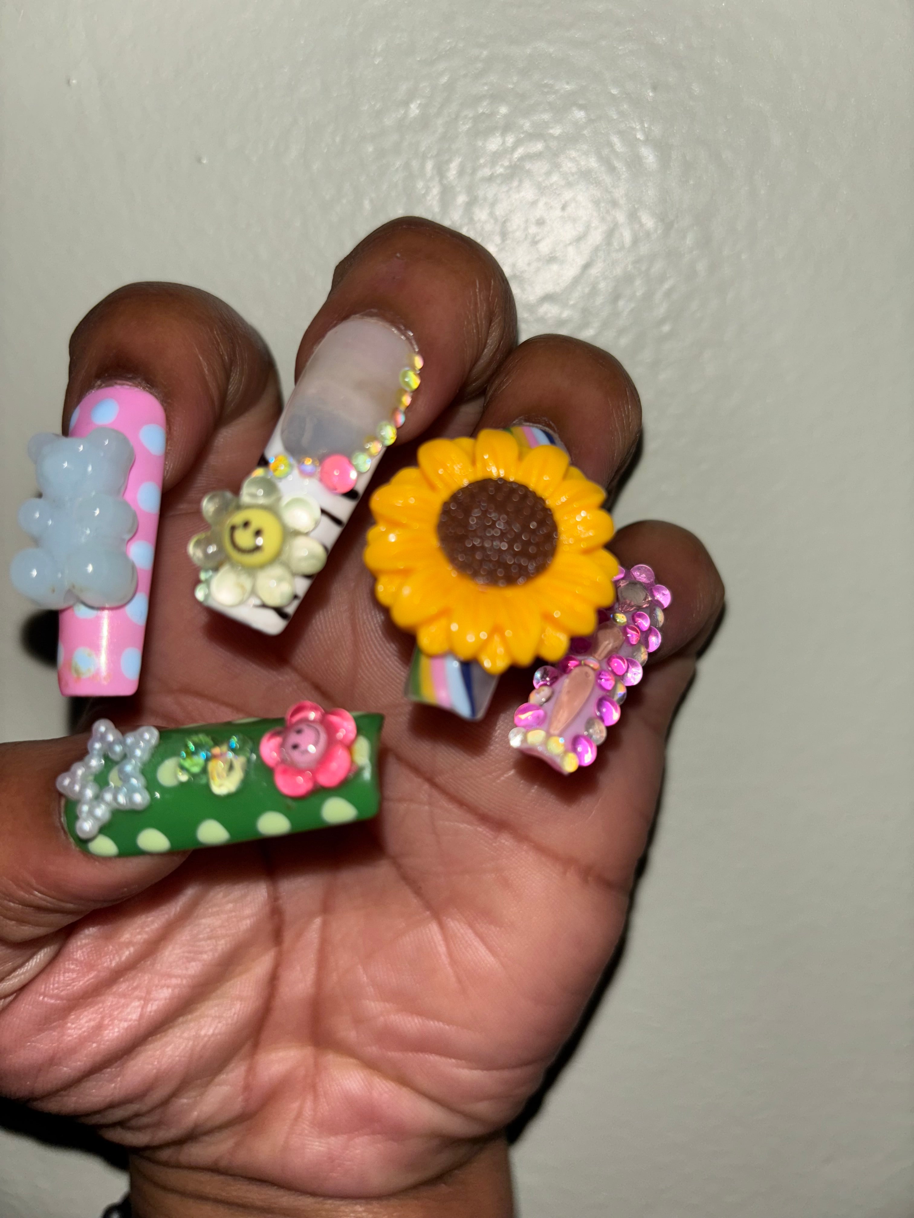 Sunflower Fantasy - 3D Press On Nails (Medium)