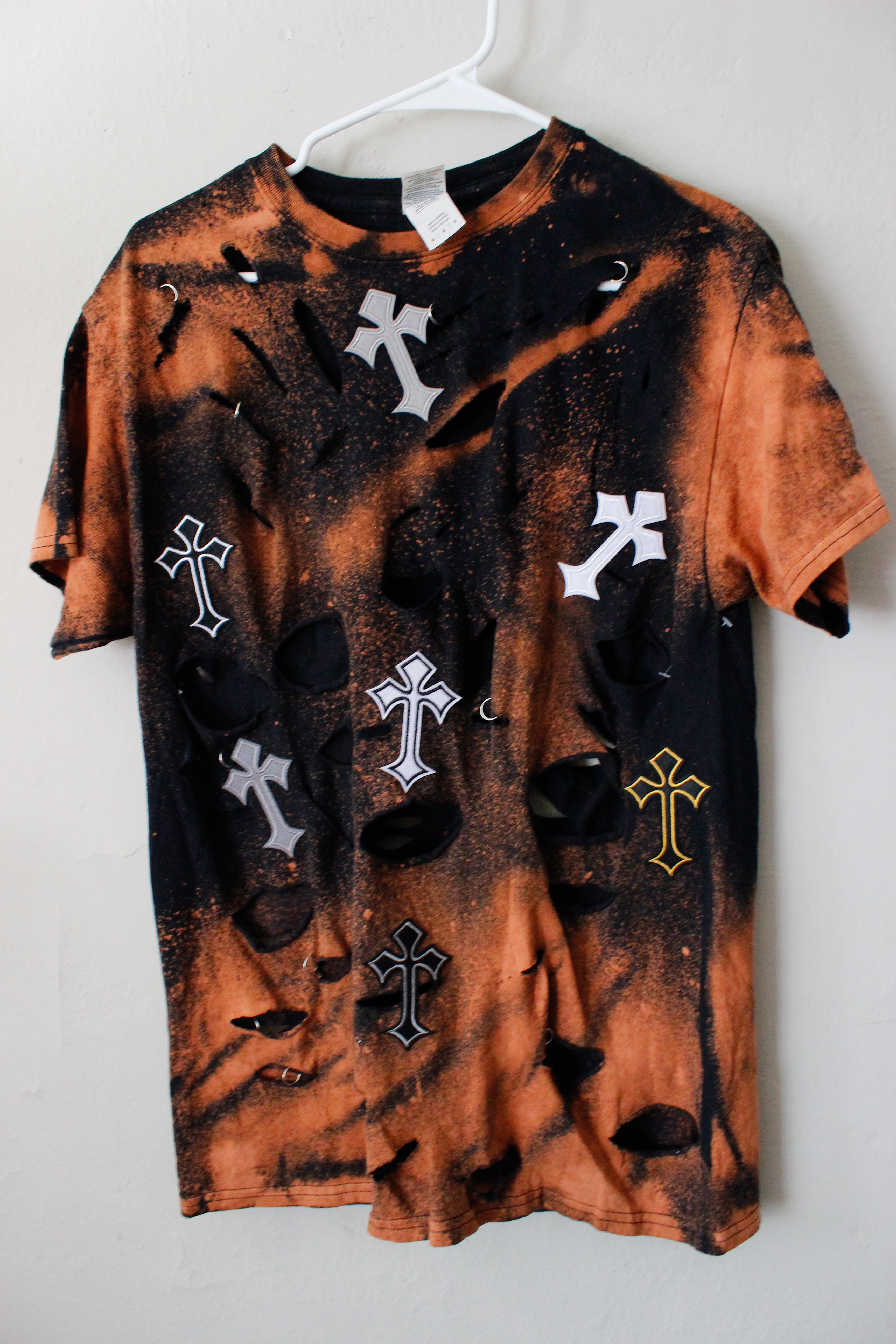 Black Sand - Ripped Tshirt (Unisex)