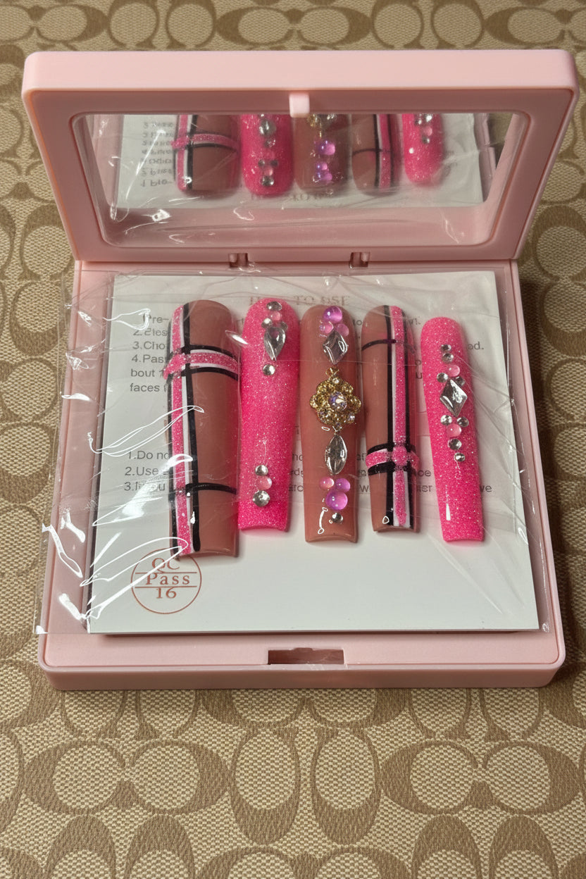 Coach Glam - Press on Nails (Medium)