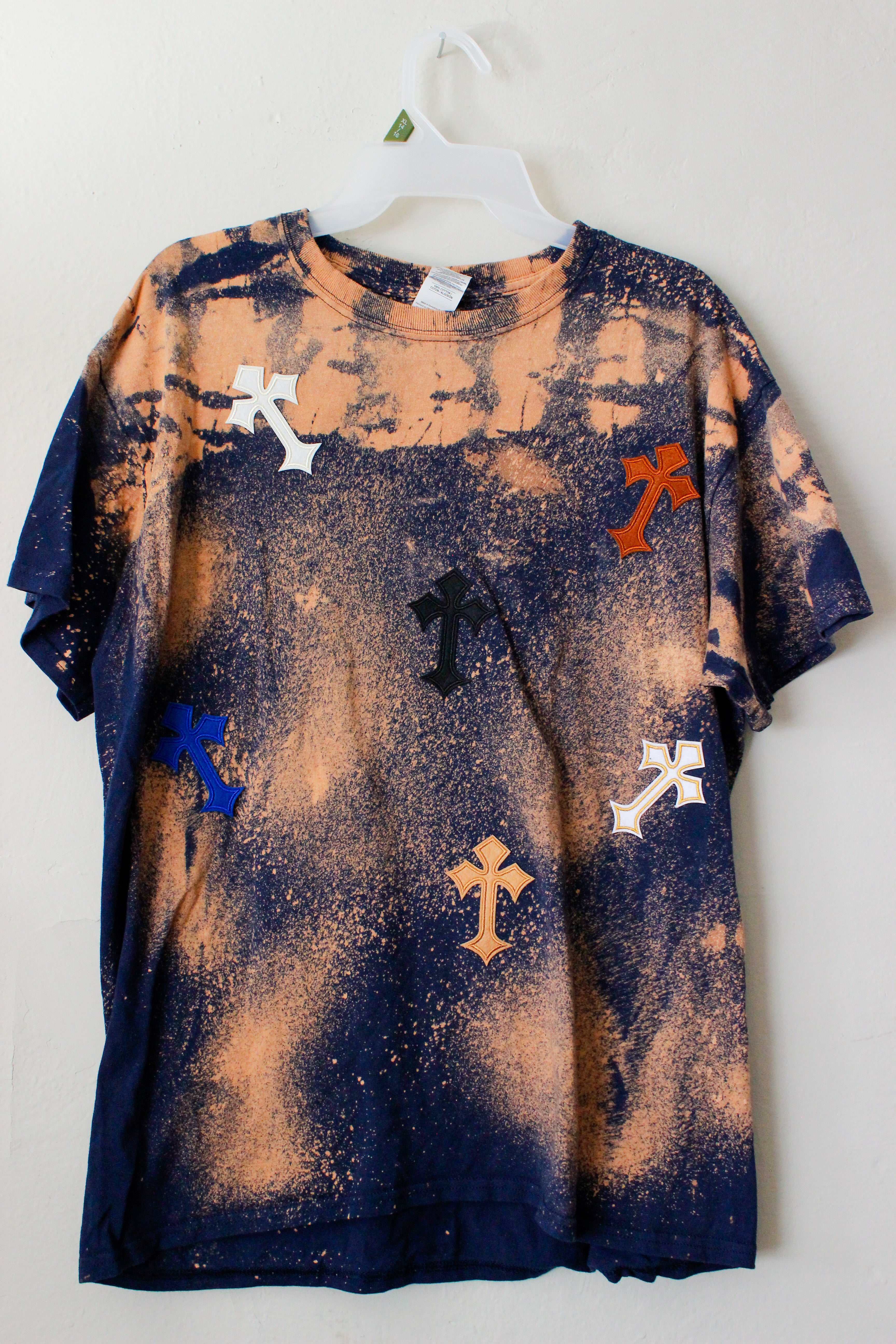 Unisex Blue Skys - Dye Ripped Tshirt