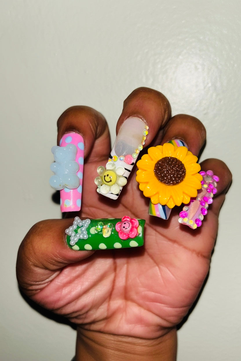 Sunflower Fantasy - 3D Press On Nails (Medium)