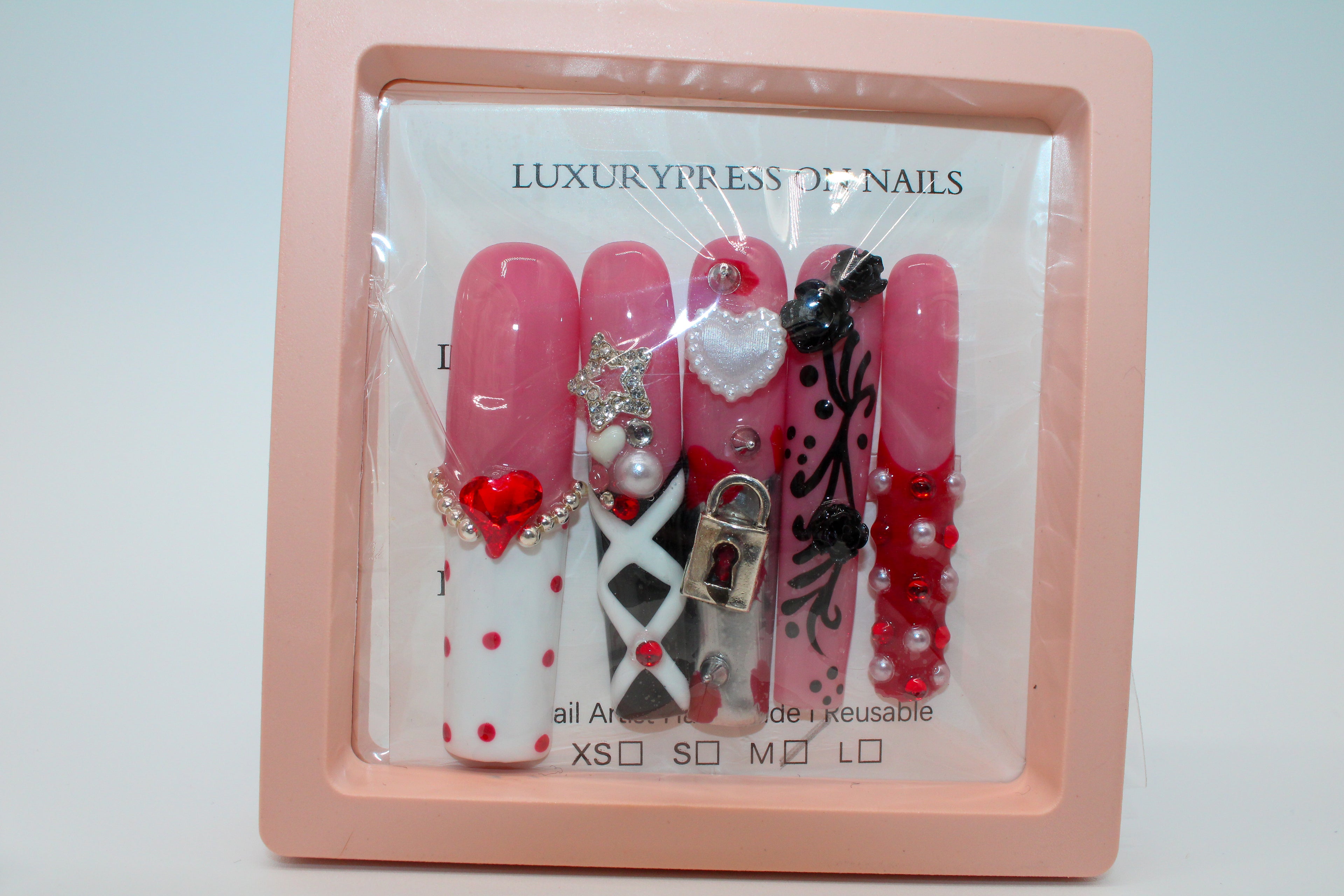 QUEEN OF HEARTS- PRESS-ON NAILS
