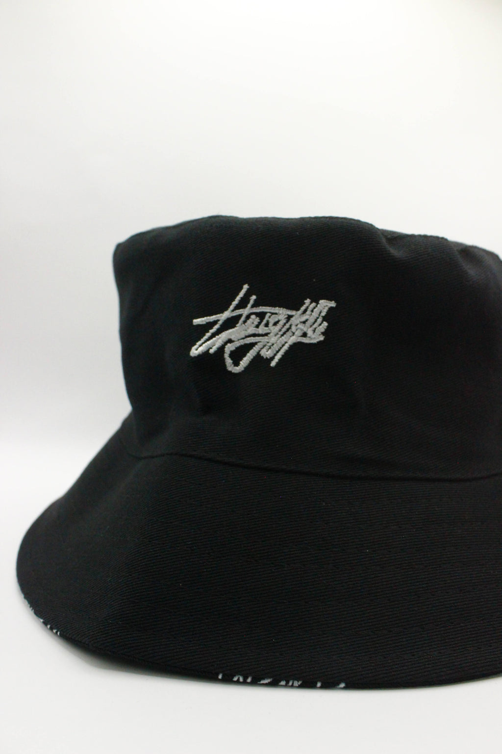 Reversable Thug life - bucket hats