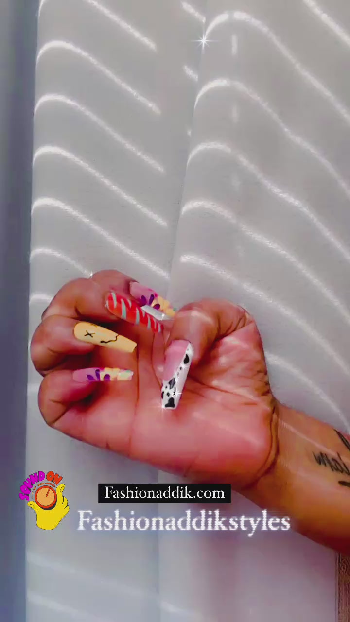 Alice in Wonderland - Press On Nails